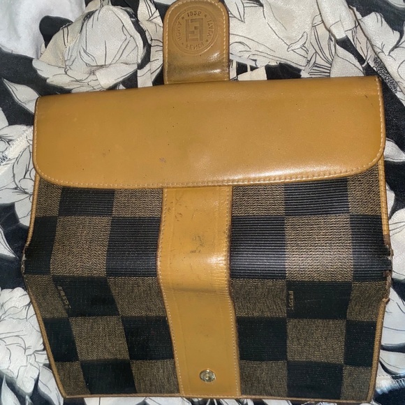 Vintage Fendi Wallet - Picture 7 of 7